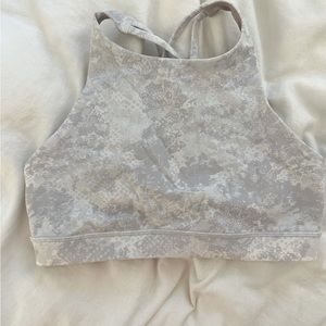 Lululemon sports bra size 8
